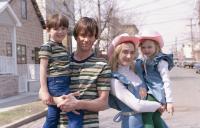 Jim Carrey as Joel Barish with Kate Winslet as Clementine Kruczynski